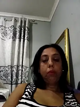 Snapshot of Mahi4luv chatting on October 12, 2025, 11:37 pm Mahi4luv online show from October 12, 2025, 11:37 pm