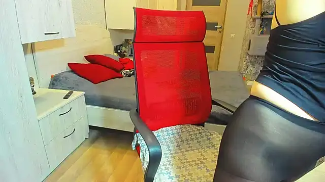 DUSSY PUSSY online show from December 10, 2024, 3:41 am
