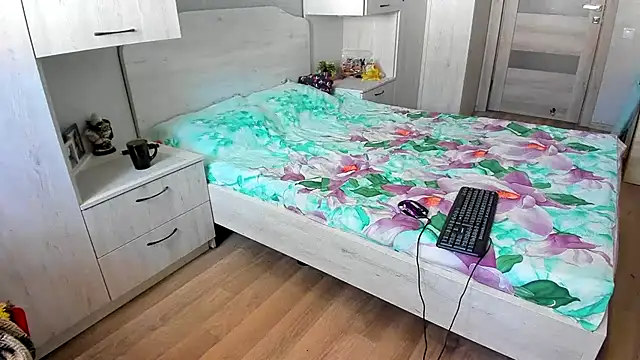 DUSSY PUSSY online show from May 7, 2026, 4:07 am