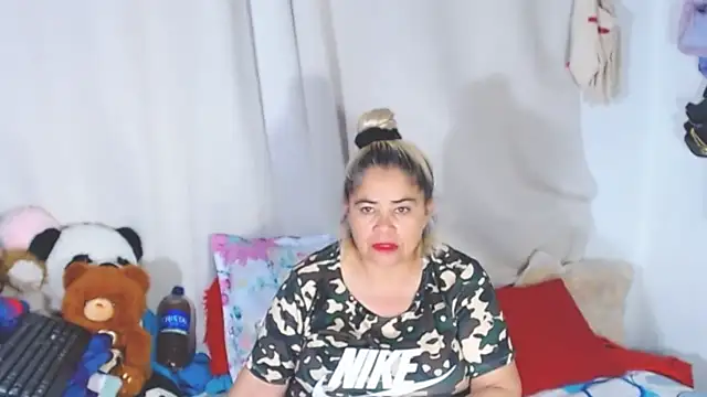 estrellita fugaz16x online show from September 10, 2025, 4:01 am