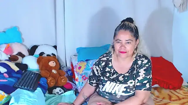 estrellita fugaz16x online show from October 8, 2025, 1:47 am