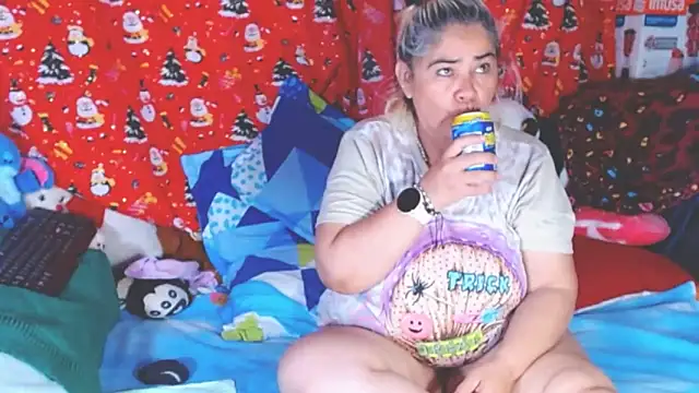 estrellita fugaz16x online show from February 13, 2026, 1:12 am