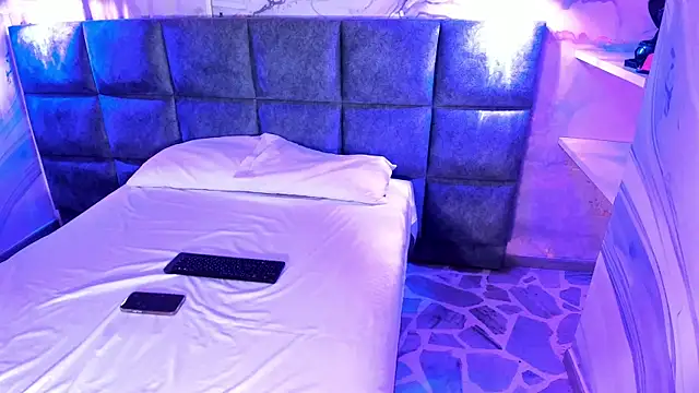 Maddysex  online show from April 30, 2026, 11:38 am