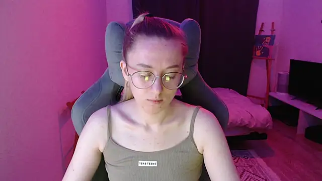 Snapshot of AnabelFrel chatting on October 16, 2025, 12:11 am AnabelFrel online show from October 16, 2025, 12:11 am