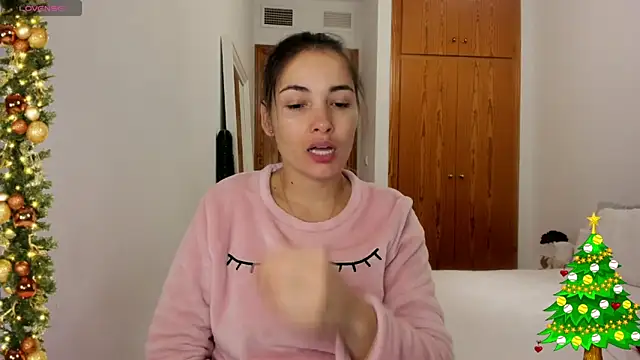 NiaStone online show from December 12, 2024, 6:47 am