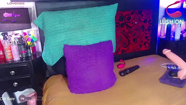 Keylibrown online show from December 12, 2024, 6:21 pm