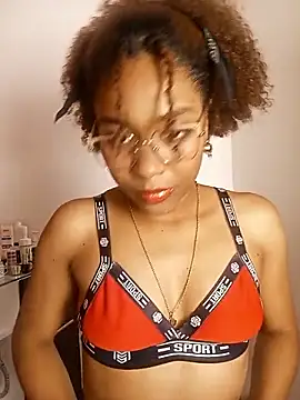 thaimy  online show from March 23, 2026, 3:10 am