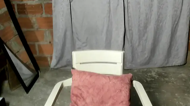 thaimy  online show from July 7, 2026, 2:14 am