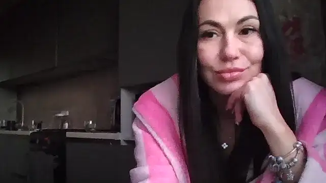 JulianaGold1 online show from March 5, 2025, 4:13 pm