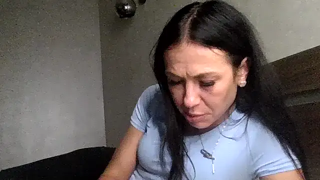 Snapshot of JulianaGold1 chatting on October 21, 2025, 8:31 pm JulianaGold1 online show from October 21, 2025, 8:31 pm