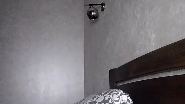 JulianaGold1 online show from November 18, 2025, 10:47 pm