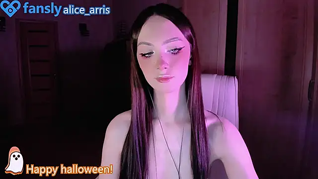 Alice  Aris online show from October 31, 2025, 5:25 pm