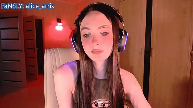Alice  Aris online show from May 13, 2026, 5:43 pm