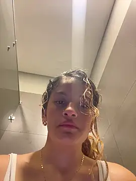 alana15 online show from December 15, 2024, 1:22 pm