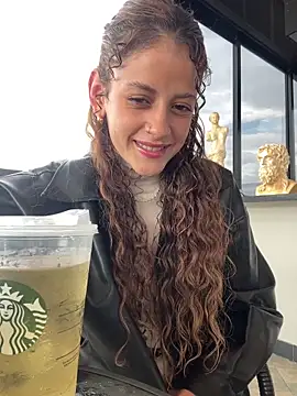 alana15 online show from February 18, 2025, 9:20 pm