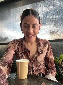 Snapshot of alana15 chatting on November 5, 2025, 9:48 pm alana15 online show from November 5, 2025, 9:48 pm