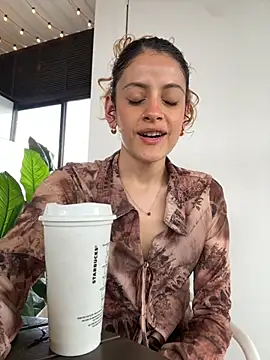 Snapshot of alana15 chatting on November 30, 2025, 6:23 pm alana15 online show from November 30, 2025, 6:23 pm