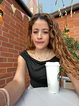alana15 online show from June 27, 2026, 9:31 pm