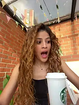 alana15 online show from August 5, 2026, 9:06 pm
