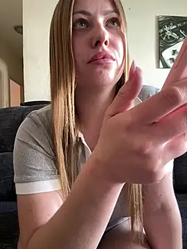 AlisaWhite online show from May 5, 2026, 1:30 pm