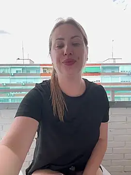 Snapshot of AlisaWhite chatting on June 4, 2026, 3:40 pm AlisaWhite online show from June 4, 2026, 3:40 pm