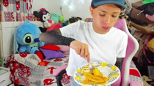 Snapshot of Lawrncesofiets chatting on December 18, 2024, 3:22 pm Lawrncesofiets online show from December 18, 2024, 3:22 pm