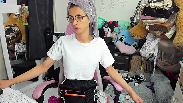 Snapshot of Lawrncesofiets chatting on January 14, 2025, 5:45 pm Lawrncesofiets online show from January 14, 2025, 5:45 pm