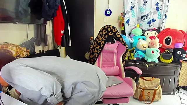 Snapshot of Lawrncesofiets chatting on February 14, 2025, 5:25 pm Lawrncesofiets online show from February 14, 2025, 5:25 pm