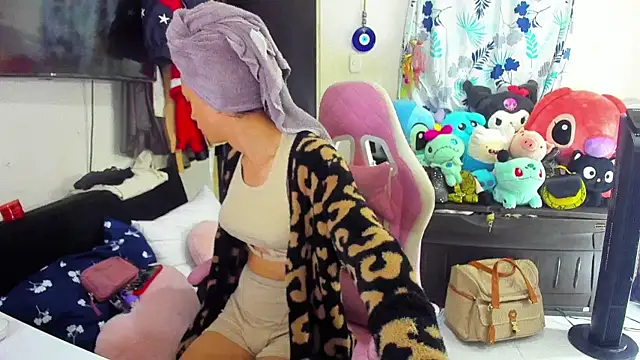 Snapshot of Lawrncesofiets chatting on February 18, 2025, 10:47 pm Lawrncesofiets online show from February 18, 2025, 10:47 pm