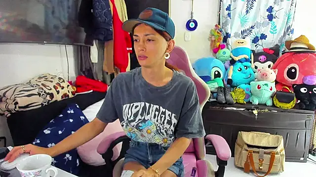 Snapshot of Lawrncesofiets chatting on February 23, 2025, 3:08 pm Lawrncesofiets online show from February 23, 2025, 3:08 pm