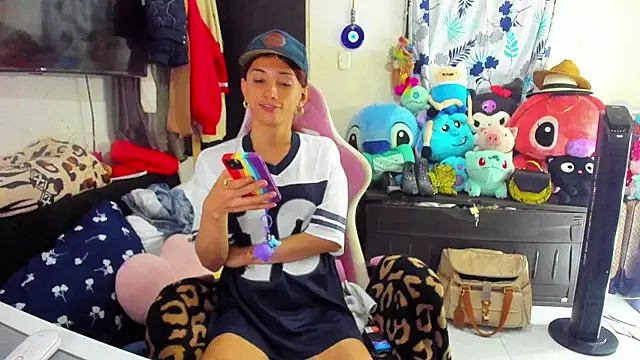 Snapshot of Lawrncesofiets chatting on February 23, 2025, 6:12 pm Lawrncesofiets online show from February 23, 2025, 6:12 pm