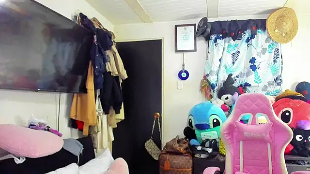 Snapshot of Lawrncesofiets chatting on March 19, 2025, 7:27 pm Lawrncesofiets online show from March 19, 2025, 7:27 pm