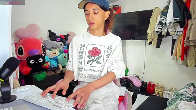 Snapshot of Lawrncesofiets chatting on September 30, 2025, 4:45 pm Lawrncesofiets online show from September 30, 2025, 4:45 pm