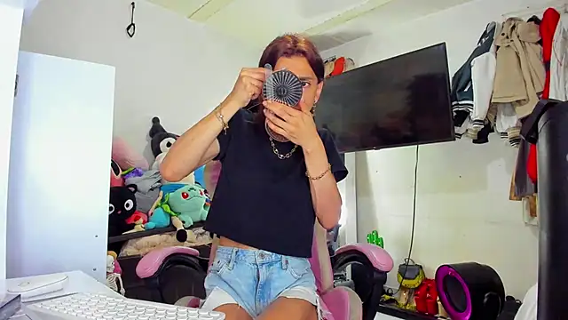 Snapshot of Lawrncesofiets chatting on October 29, 2025, 7:37 pm Lawrncesofiets online show from October 29, 2025, 7:37 pm