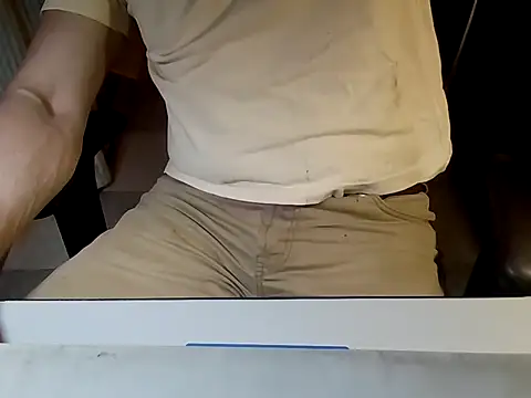 Snapshot of mariohurt101 chatting on October 24, 2025, 9:22 pm mariohurt101 online show from October 24, 2025, 9:22 pm