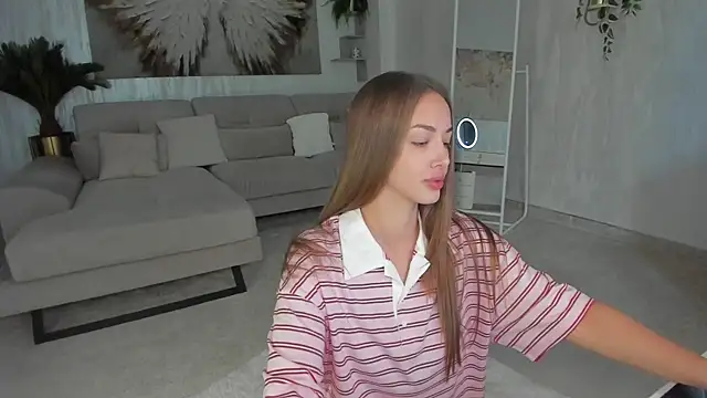 TiffanyHouston  online show from June 18, 2026, 6:24 am