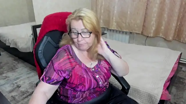 Frau Marta online show from June 5, 2026, 6:57 pm