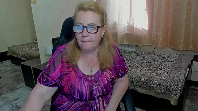 Frau Marta online show from June 12, 2026, 3:33 pm