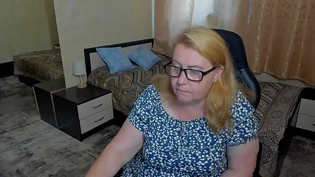 Frau Marta online show from June 21, 2026, 1:03 pm