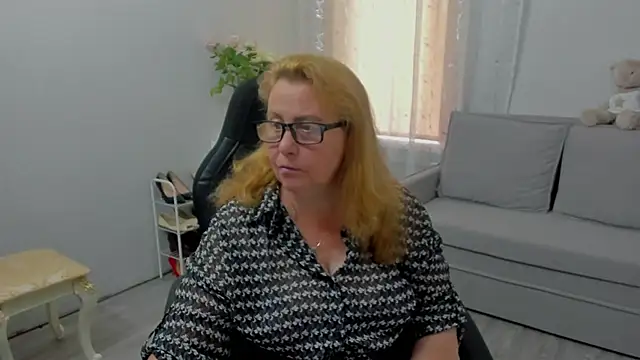 Frau Marta online show from July 11, 2026, 1:25 pm