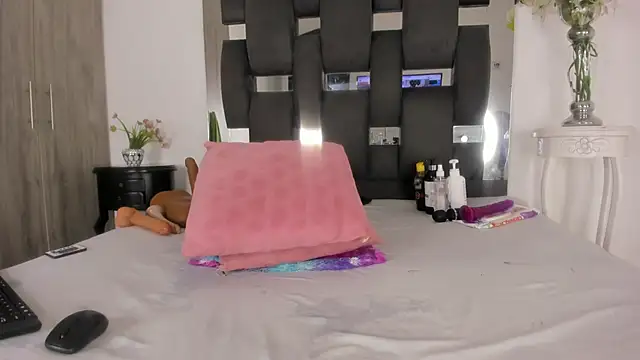 tanyyaa online show from March 5, 2025, 12:27 am