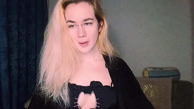 xxxcharismaaa online show from December 4, 2024, 5:27 am