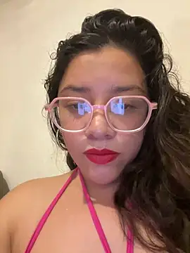 Snapshot of Vivi_Kvsh chatting on April 4, 2026, 6:00 am Vivi Kvsh online show from April 4, 2026, 6:00 am