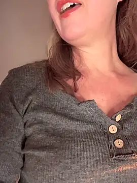 Snapshot of MaiseKnox chatting on October 19, 2025, 12:55 am MaiseKnox online show from October 19, 2025, 12:55 am