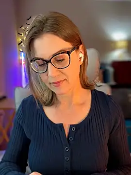 MaiseKnox online show from May 6, 2026, 6:13 pm
