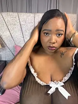 Snapshot of angelGgold chatting on October 27, 2025, 12:31 pm angelGgold online show from October 27, 2025, 12:31 pm