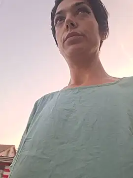 JoLeNe27 online show from July 17, 2026, 3:57 am