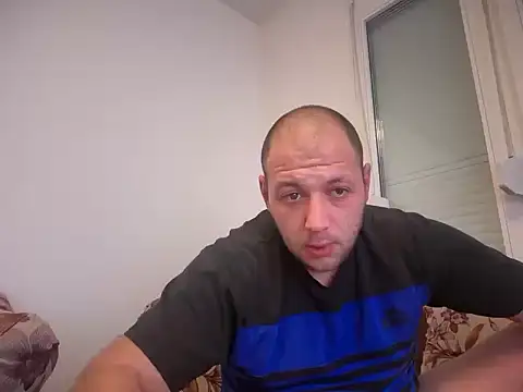 Snapshot of Flakka95 chatting on April 17, 2026, 9:51 pm Flakka95 online show from April 17, 2026, 9:51 pm