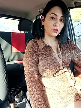 Snapshot of charrlote_love chatting on April 6, 2026, 1:23 pm charrlote love online show from April 6, 2026, 1:23 pm
