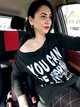 Snapshot of charrlote_love chatting on April 8, 2026, 1:00 pm charrlote love online show from April 8, 2026, 1:00 pm